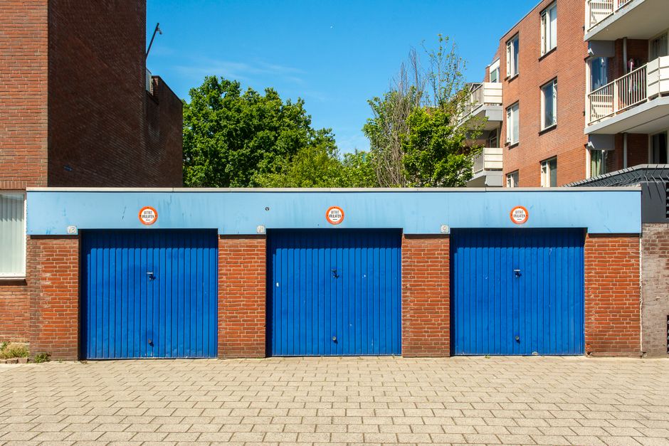 Modulaire garagedeur met innovatieve stofvrije panelen. Modulaire garagedeur met innovatieve stofvrije panelen.