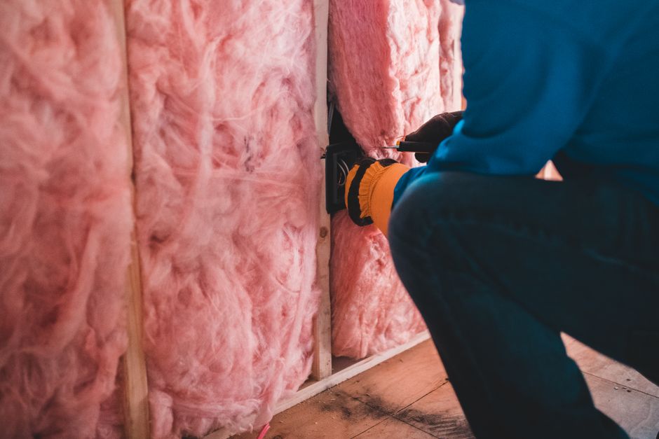 Katoenvezel isolatie aangebracht in woningmuur. Katoenvezel isolatie aangebracht in woningmuur.