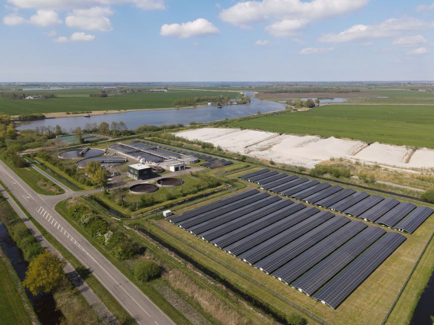 Gordijnen in laagjes voor stijlvol hoogteverschil. Gordijnen in laagjes voor stijlvol hoogteverschil.